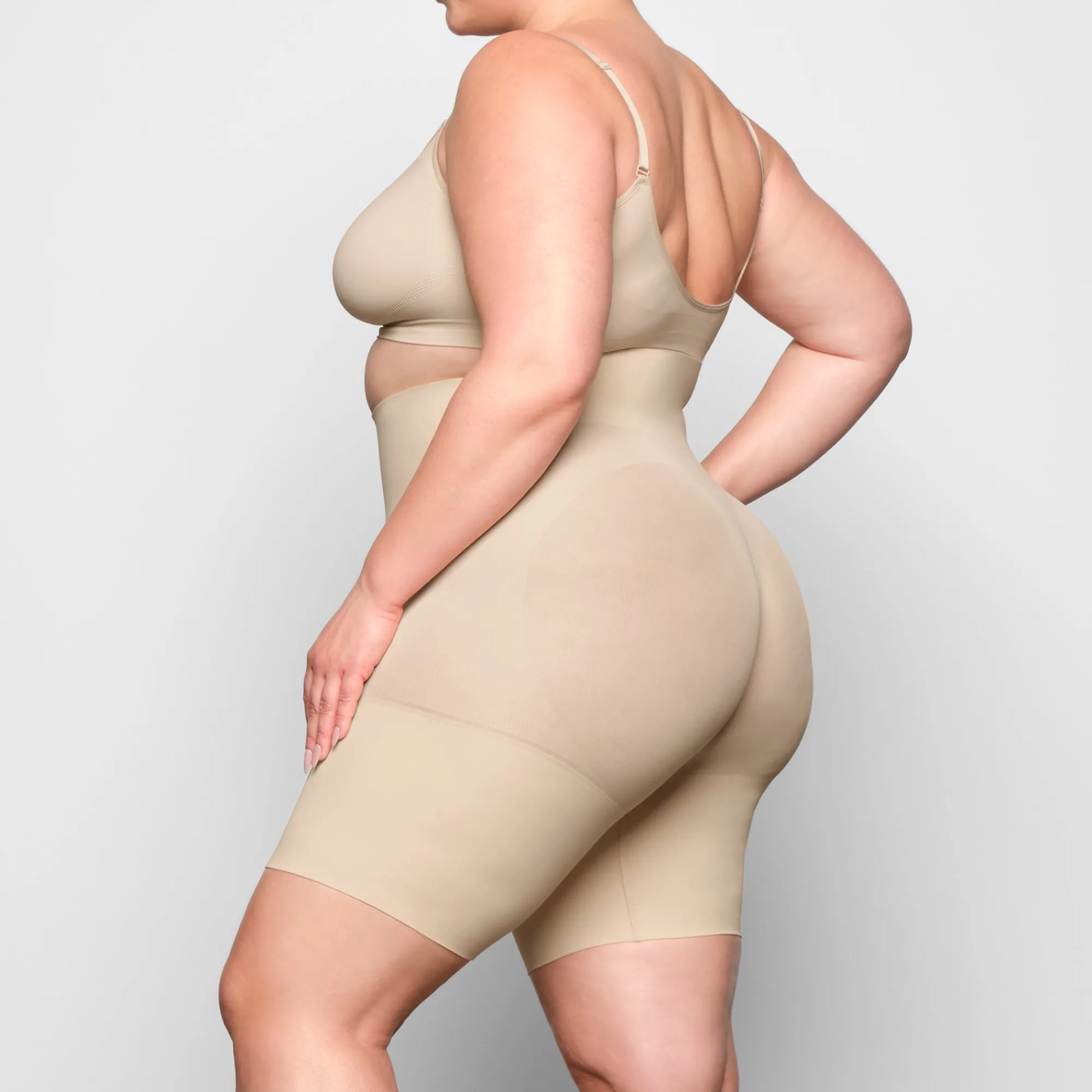 BUTT ENHANCING SHORT |-Skims Sale