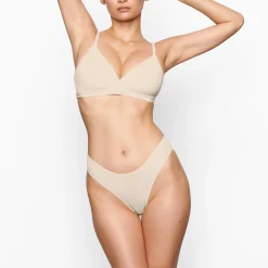 FITS EVERYBODY CROSSOVER BRALETTE |-Skims Clearance
