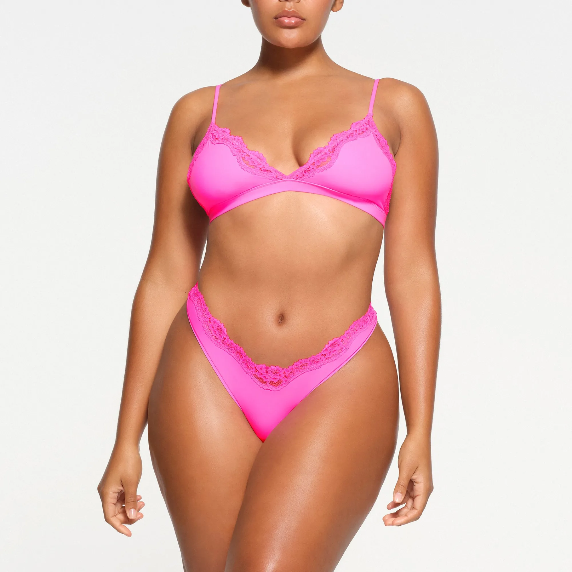 FITS EVERYBODY LACE TRIANGLE BRALETTE | TAFFY TONAL-Skims New