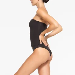 FITS EVERYBODY TUBE TOP |-Skims Clearance