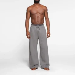FLEECE LOUNGE MENS OVERSIZED STRAIGHT LEG PANT | DARK HEATHER GREY-Skims Clearance
