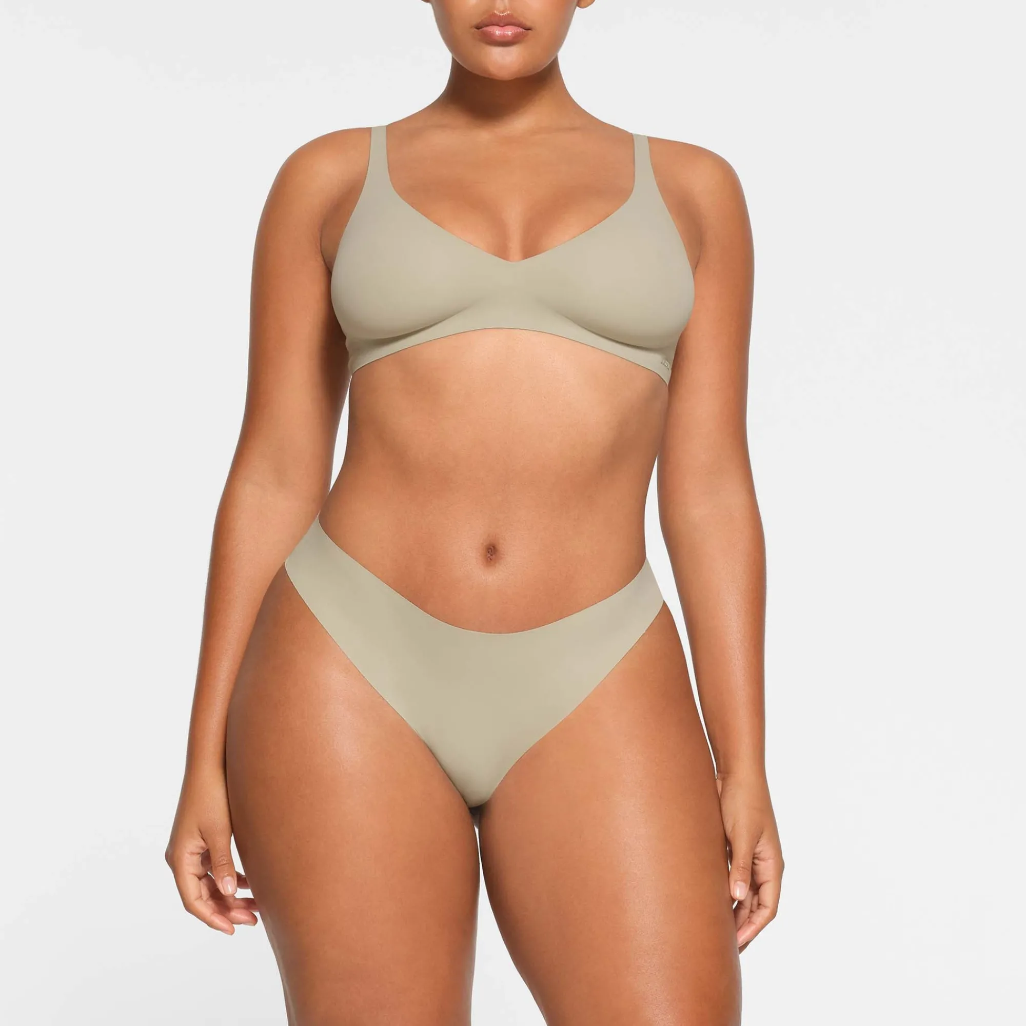 NAKED PLUNGE BRALETTE |-Skims Best