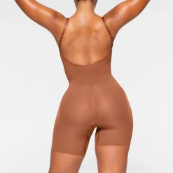 SEAMLESS SCULPT LOW BACK MID THIGH BODYSUIT |-Skims New