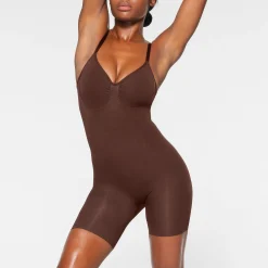 SEAMLESS SCULPT LOW BACK MID THIGH BODYSUIT |-Skims Hot