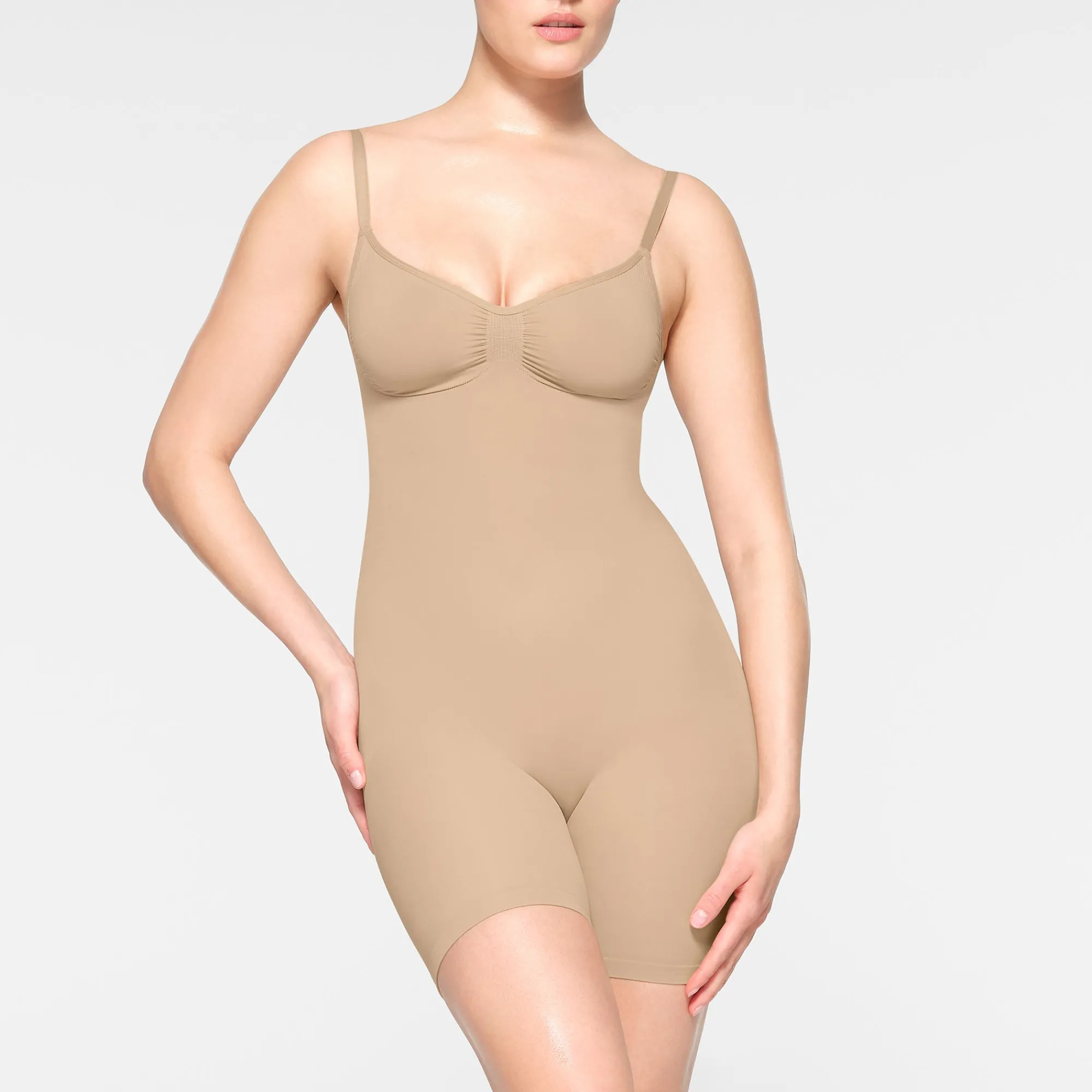 SEAMLESS SCULPT LOW BACK MID THIGH BODYSUIT |-Skims Clearance
