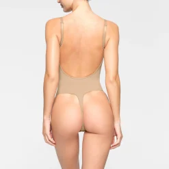 SEAMLESS SCULPT LOW BACK THONG BODYSUIT |-Skims Online