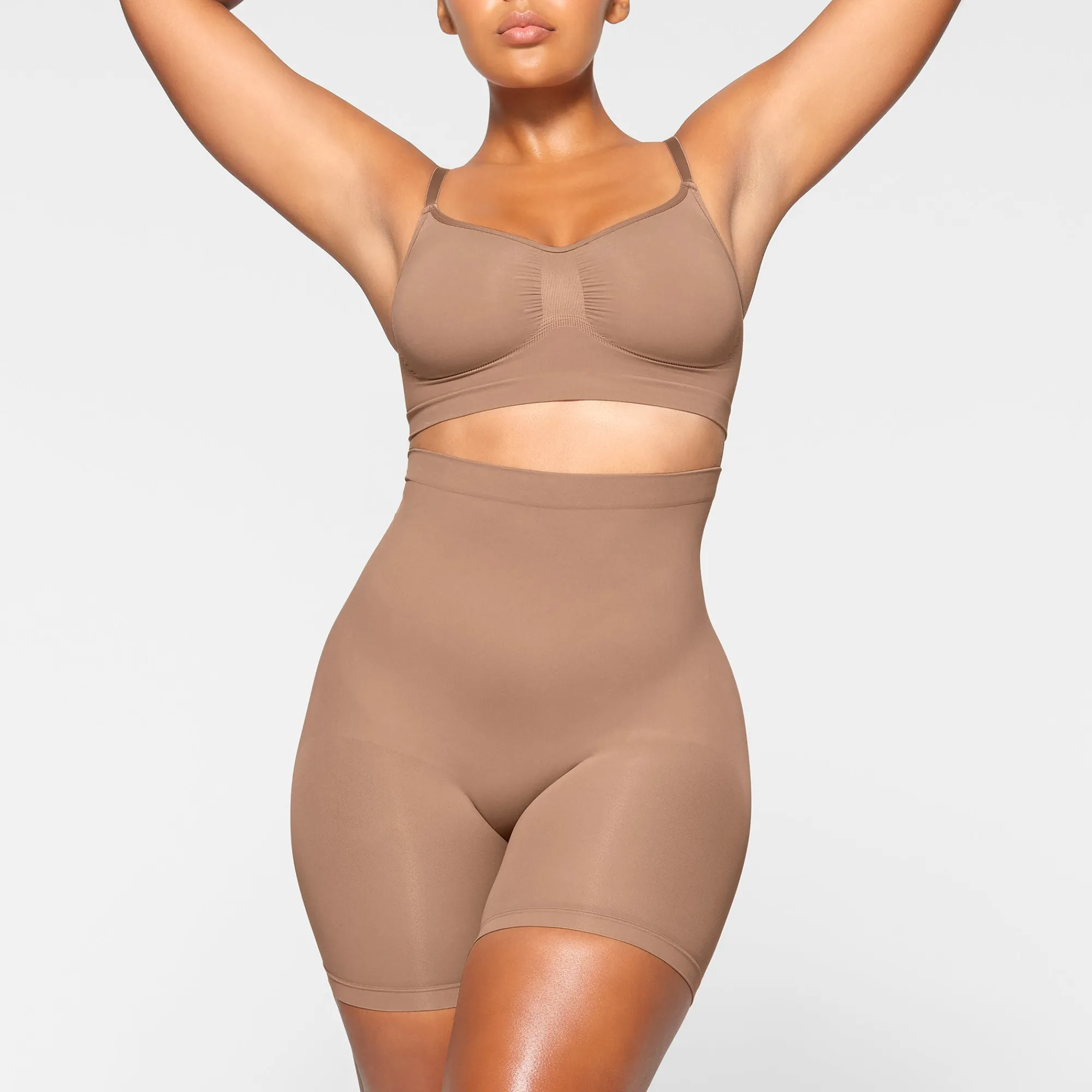 SEAMLESS SCULPT MID THIGH SHORT |-Skims Discount