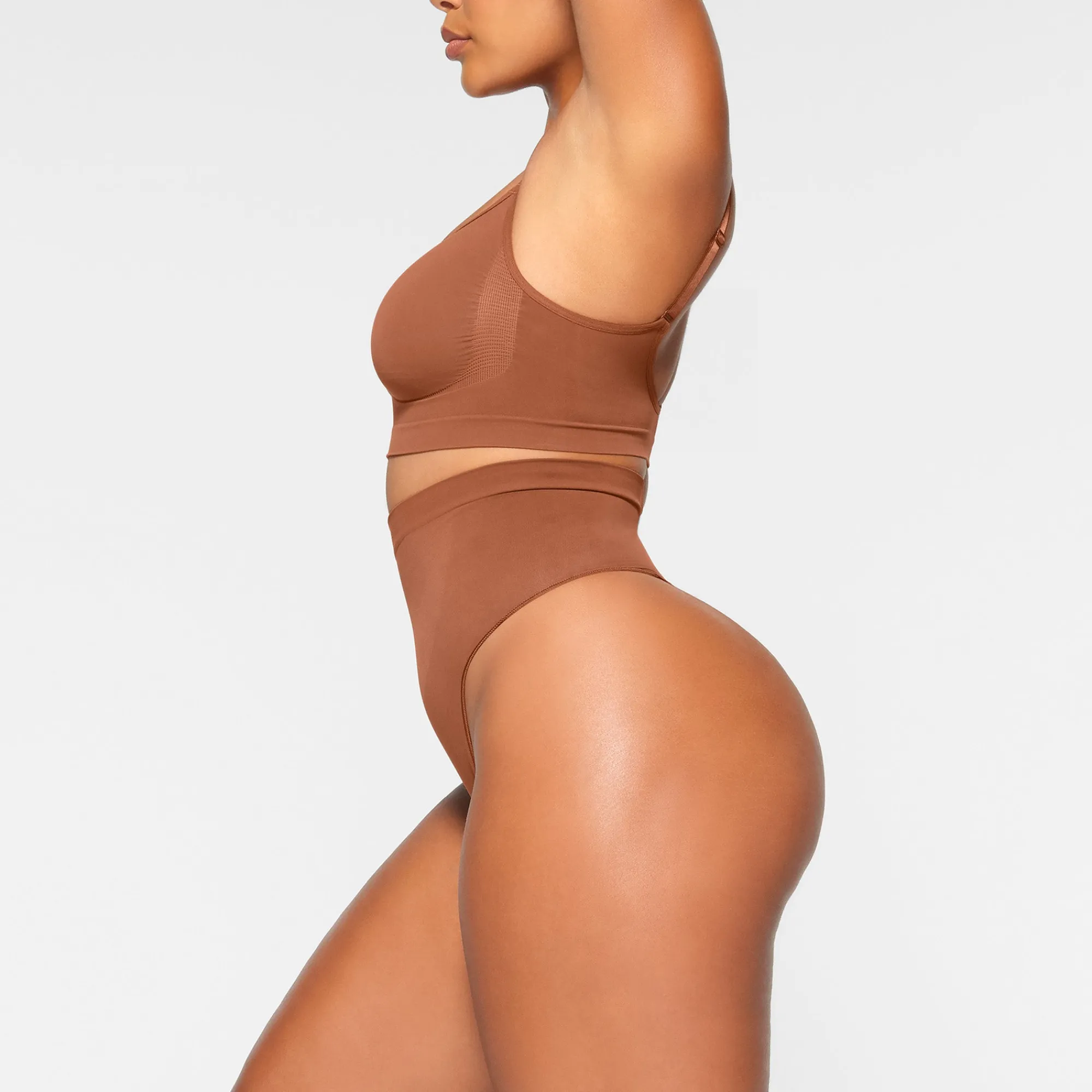 SEAMLESS SCULPT MID WAIST THONG |-Skims Clearance