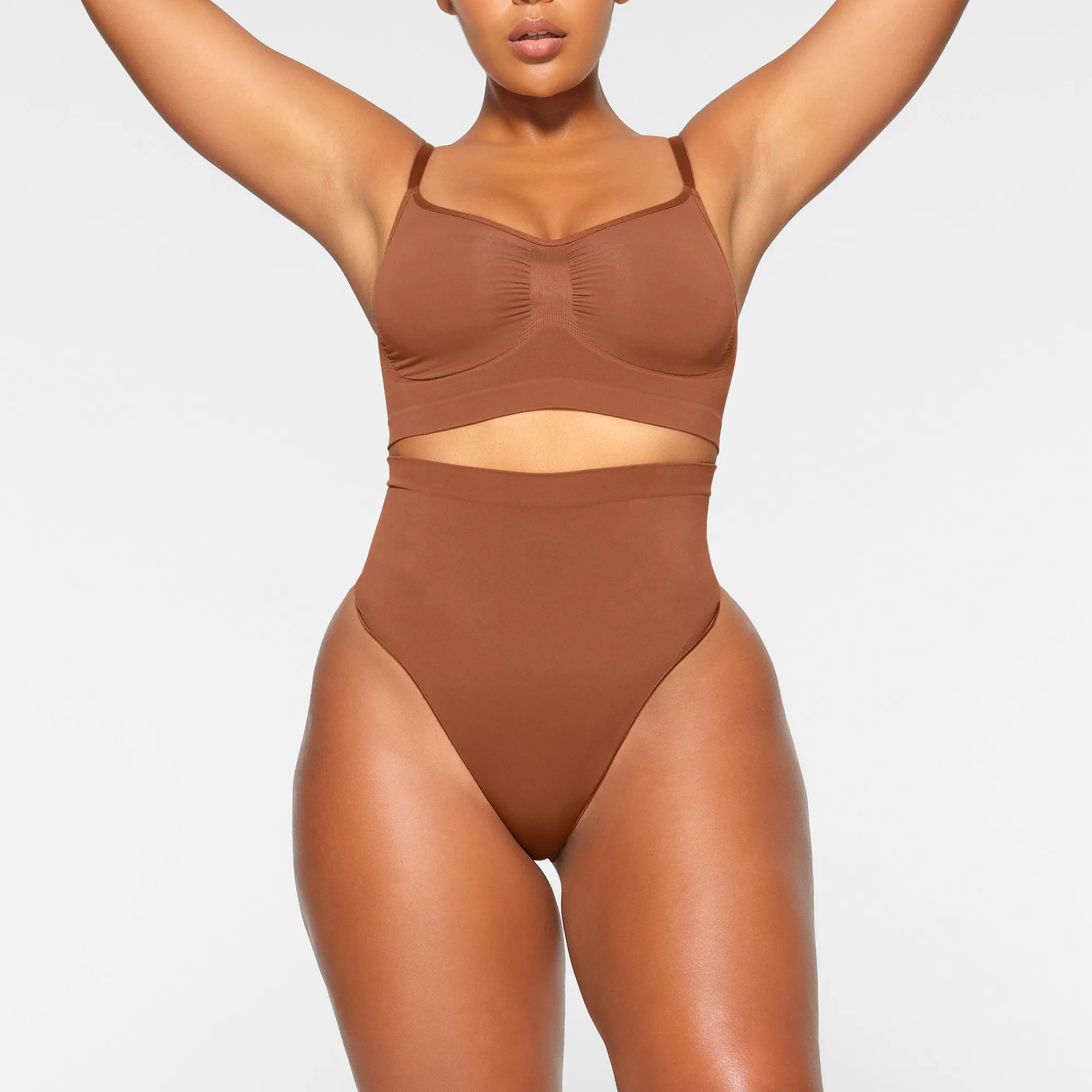SEAMLESS SCULPT MID WAIST THONG |-Skims Clearance