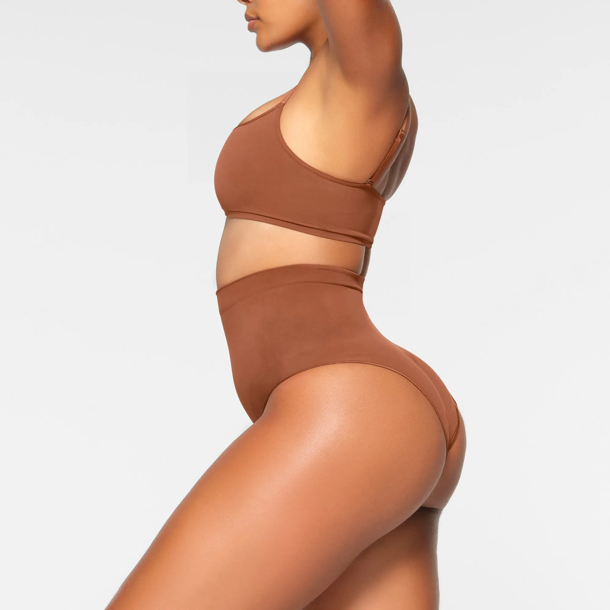 SEAMLESS SCULPT SCOOP NECK BRALETTE |-Skims Fashion