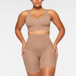 SEAMLESS SCULPT SCOOP PLUNGE BRALETTE |-Skims Hot