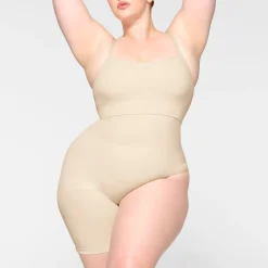SEAMLESS SCULPT SOLUTION SHORT LEFT LEG EXPOSED |-Skims Sale