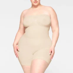 SEAMLESS SCULPT STRAPLESS SHORTIE BODYSUIT |-Skims Clearance