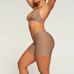 BODY DIPPED FRONT SHORT |-Skims Fashion