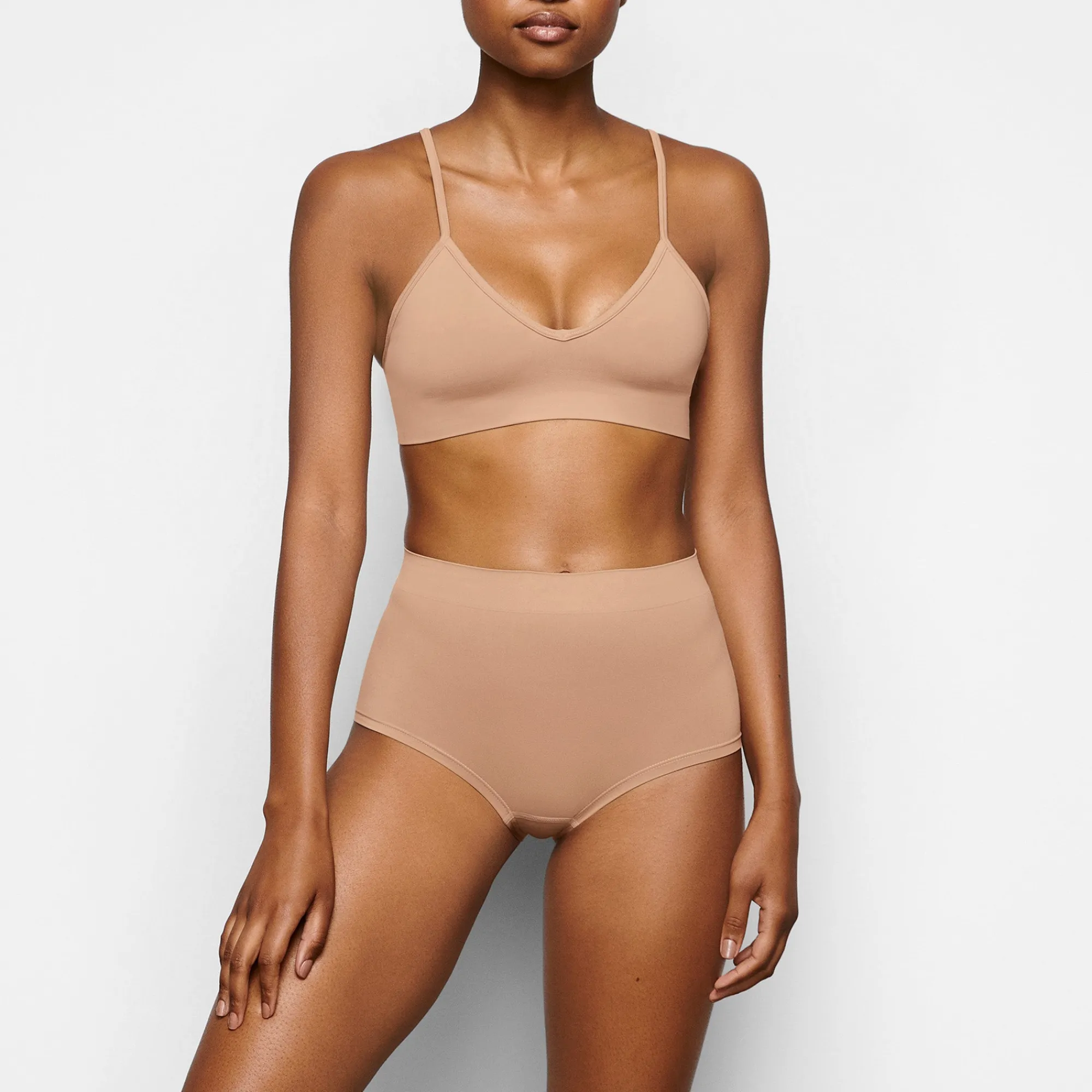 SOFT SMOOTHING SEAMLESS BRALETTE |-Skims Best