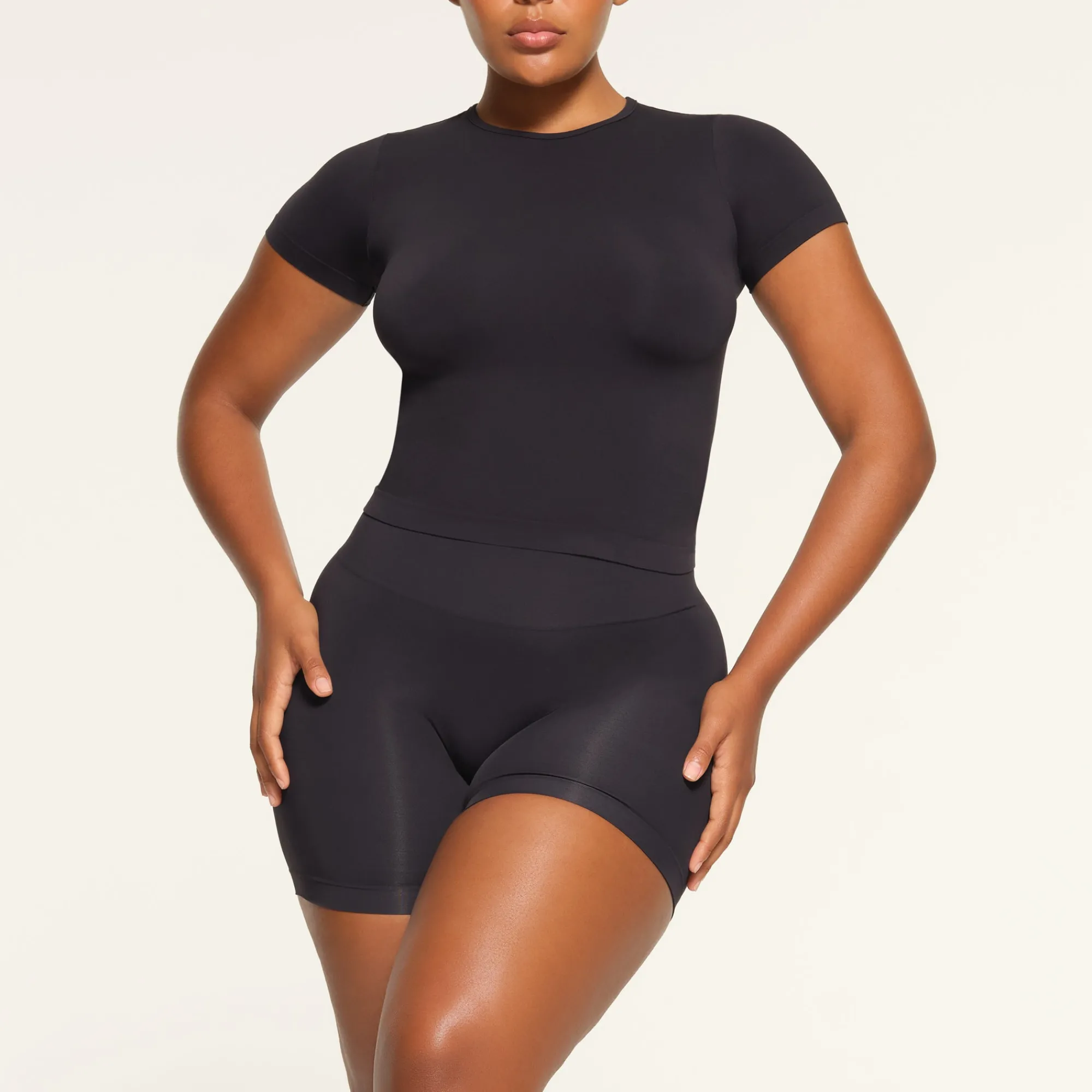 SOFT SMOOTHING SEAMLESS T-SHIRT |-Skims Clearance