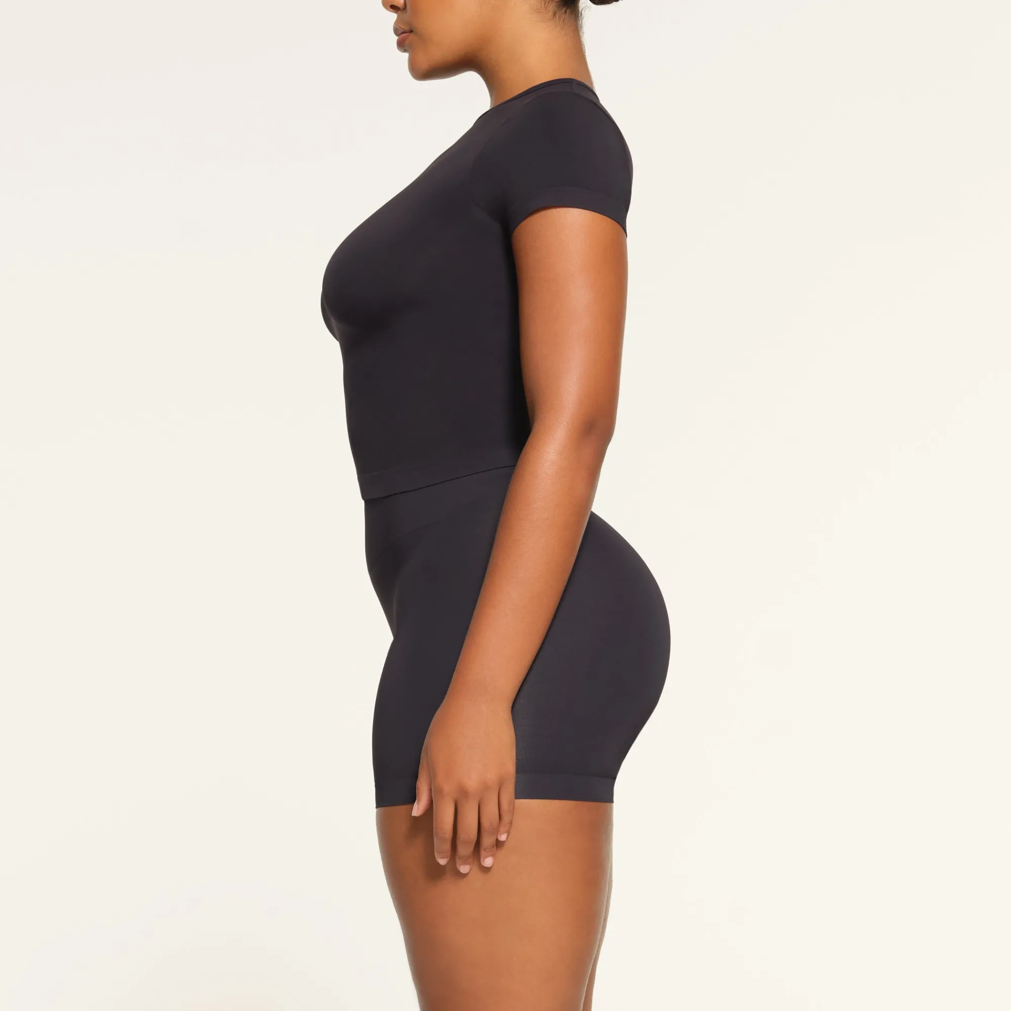 SOFT SMOOTHING SEAMLESS T-SHIRT |-Skims Clearance
