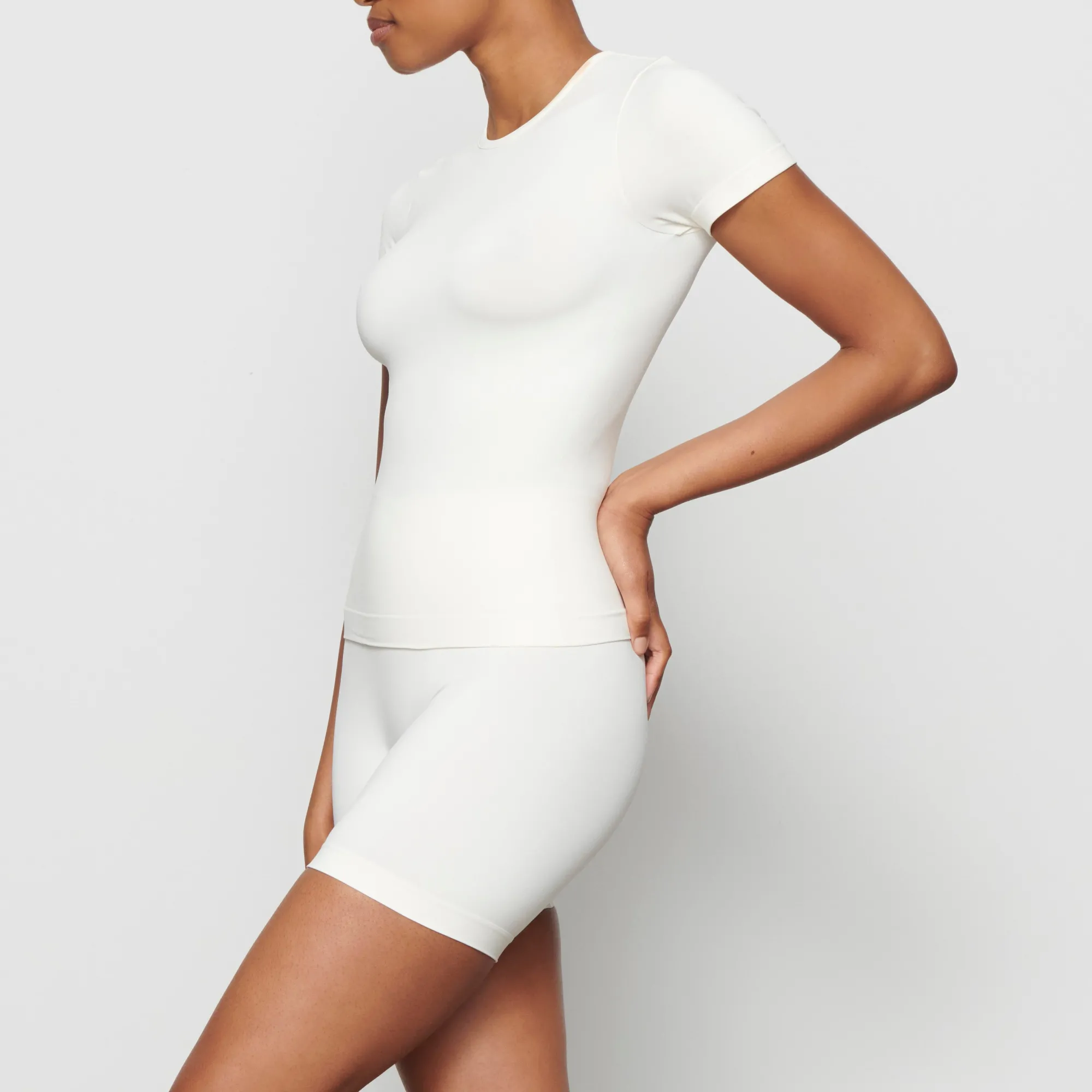 SOFT SMOOTHING SEAMLESS T-SHIRT |-Skims Sale
