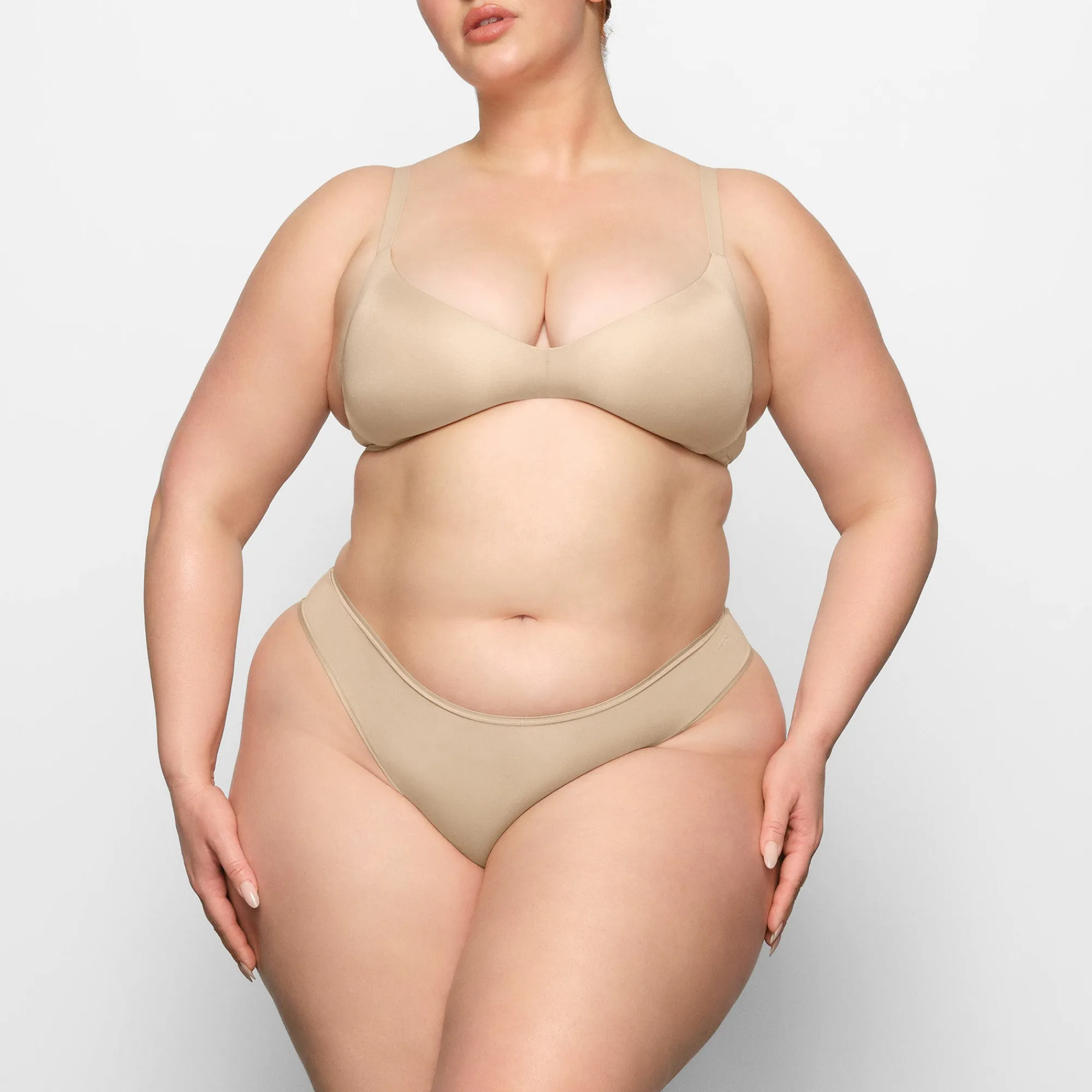 WIRELESS FORM PUSH-UP PLUNGE BRA |-Skims New